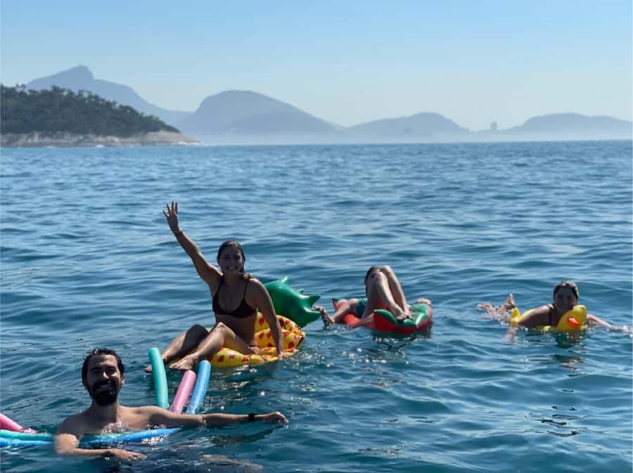 Rio de Janeiro: SpeedBoat Tour - Beach Tour with Beer - What to bring (and what to leave at home)