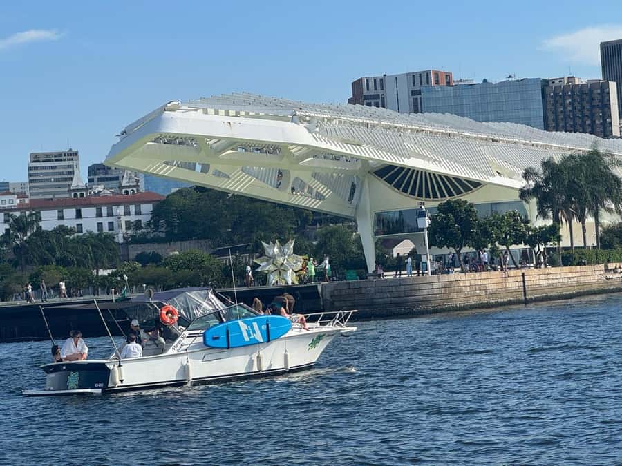 Rio de Janeiro: Speedboat Tour with Snacks and Drinks - Guanabara Bay by speedboat: why the views feel different