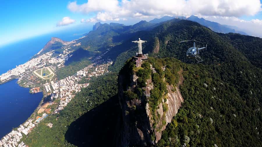 Rio de Janeiro: Sugar Loaf with Lunch and Helicopter Flight - The 9-minute helicopter flight over Rio’s lagoon: what to expect