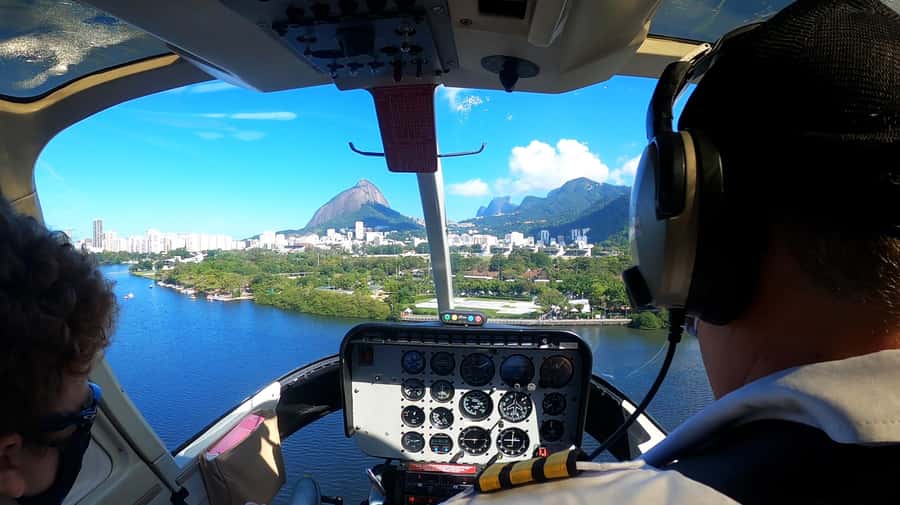 Rio de Janeiro: Sugar Loaf with Lunch and Helicopter Flight - The Downtown Rio panoramic drive: what you actually get to see