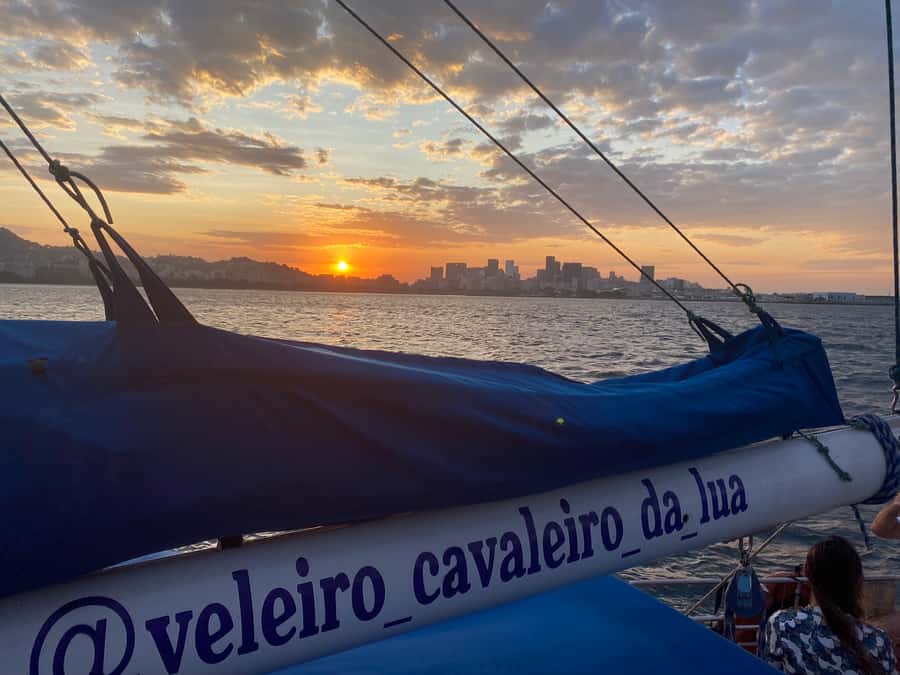 Rio de Janeiro: Sunset Sailboat Tour with Open Bar - Who This Sunset Sailboat Tour Suits Best