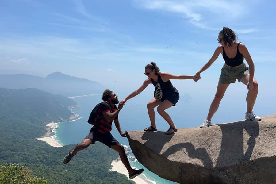 Rio de Janeiro: Telegrafo Rock Hike with Optional Beach Stop - Telegrafo Rock: the Rio viewpoint with the guide-built photo plan