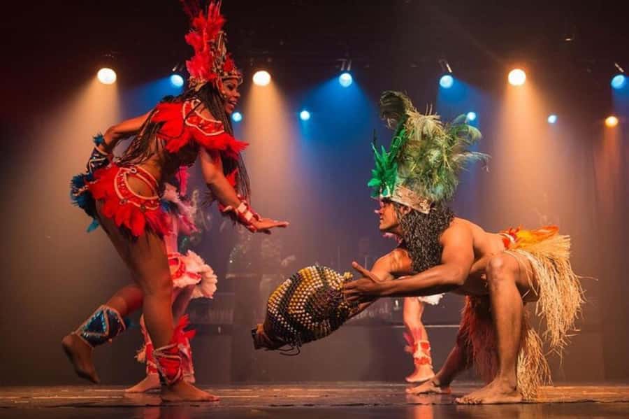 Rio: Ginga Tropical Folkloric Show & Optional Dinner - A complete Rio evening at Centro Cultural Veneza