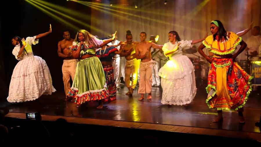 Rio: Ginga Tropical Folkloric Show & Optional Dinner - The dance lineup: Ziriguidum, Amazon folklore, Capoeira, and samba