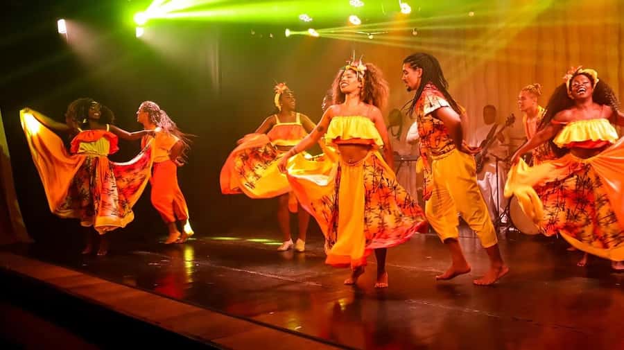 Rio: Ginga Tropical Folkloric Show & Optional Dinner - Timing and transfers: how the evening stays manageable