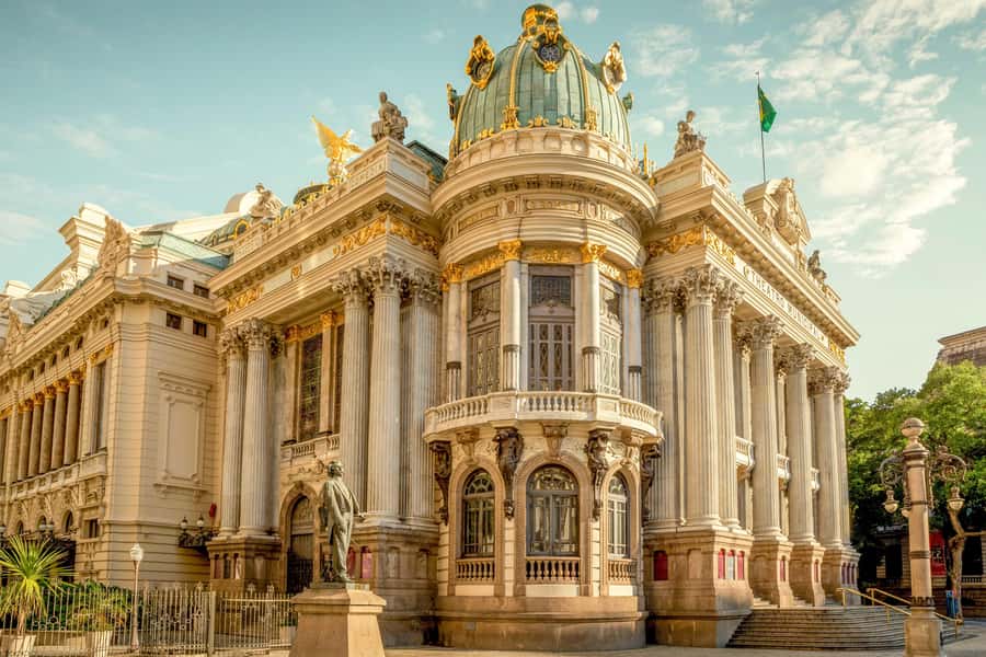 Rio: Historical Walking Tour - Cinelândia Station to Praça XV, French accents and the former capital’s power blocks
