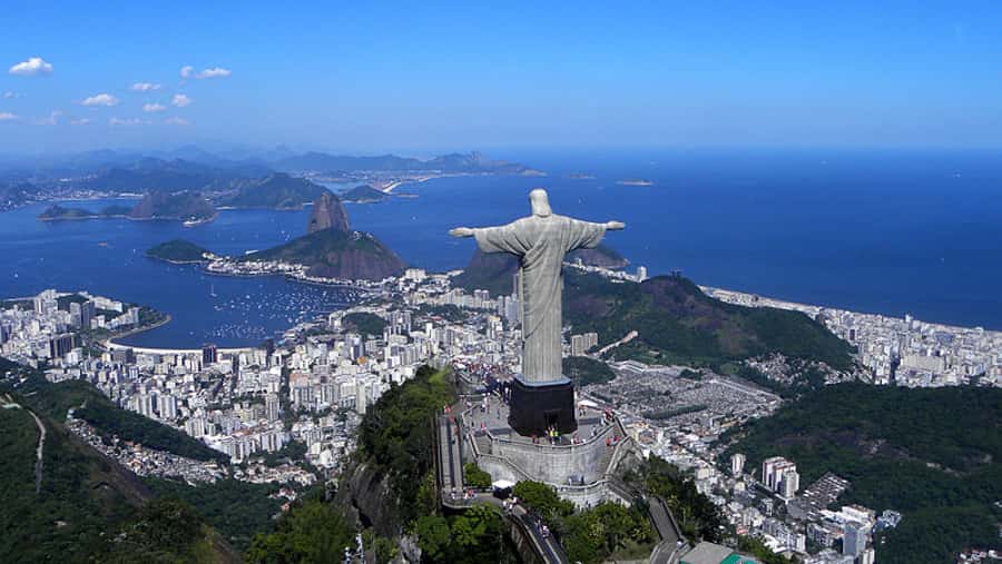 Rio: Maracanã Stadium & Christ the Redeemer by Rack Railway - Maracanã Stadium: what you can see from the outside loop