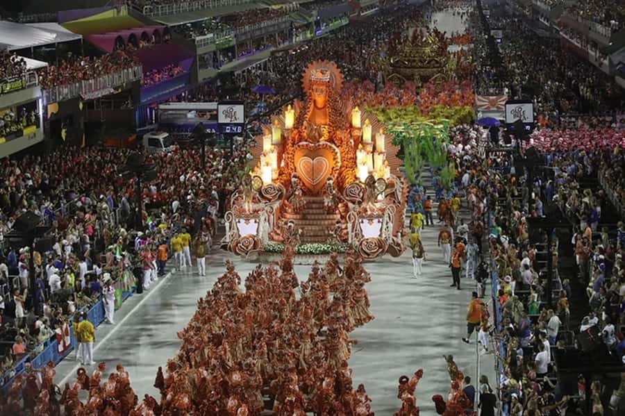 Rio: Premium Carnival Seating with Food, Drinks, & Transfers - The camarote setup: views, food, and the “stay right there” advantage