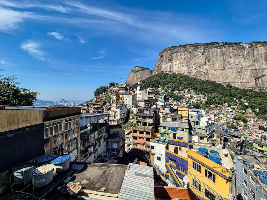 Rocinha Jeep Tour: A Journey into the Soul of the Favela! - Favela time in context: the lecture and the walking tour