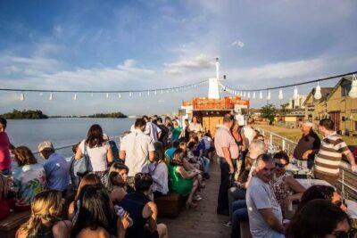 Sailing in Guaíba with White Swan Boat – Porto Alegre