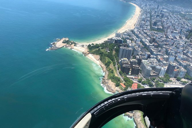 Samba Helicopter Tour: Private Flight - 4 people - Lagoa Rodrigo de Freitas, the Ancient River, and a Fast Geography Lesson