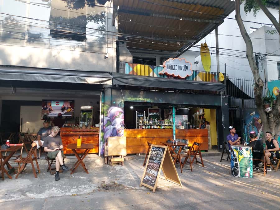 São Paulo: Bar and Street Art Crawl with Local Guide - The final bar stop: cooling off, snacking, and choosing your next move