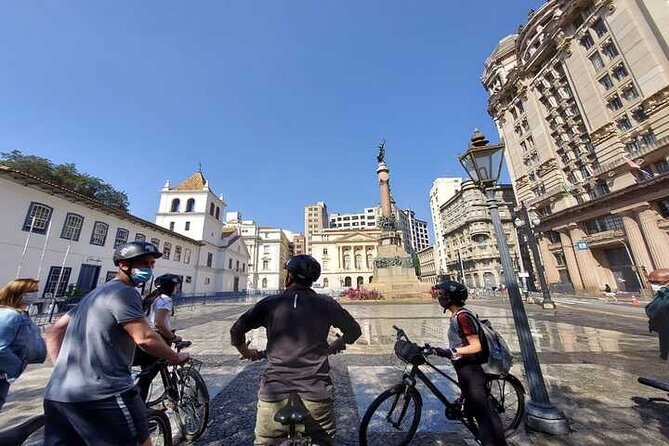 São Paulo Bike Tour: Avenida Paulista and Historic Downtown - Avenida Paulista by bike: Casa das Rosas, MASP, and a reset in Parque Trianon