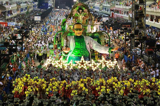 São Paulo Carnival Parade From A Prime Box: With Shuttle, Guide, Food & Drink - Your cabin box: views, food, and the open-bar rhythm