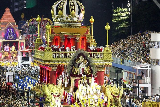 São Paulo Carnival Parade From A Prime Box: With Shuttle, Guide, Food & Drink - Pickup timing and what “prime viewing” really means