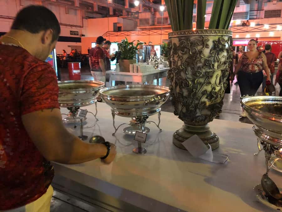 São Paulo Carnival Seating with Food, Drinks, & Transfer - Food, drinks, and what the open bar actually solves