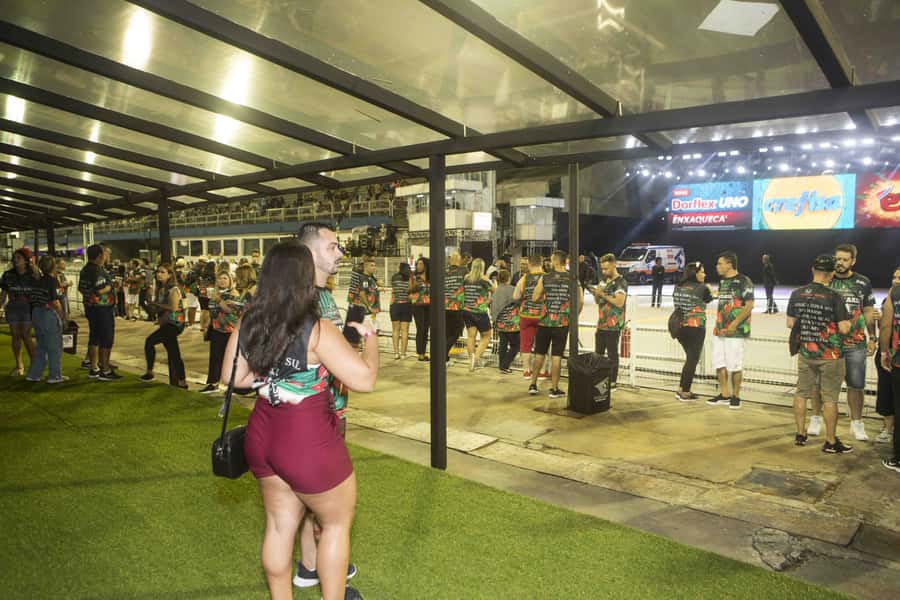 São Paulo Carnival Seating with Food, Drinks, & Transfer - Beauty Center, massages, and the smart use of downtime