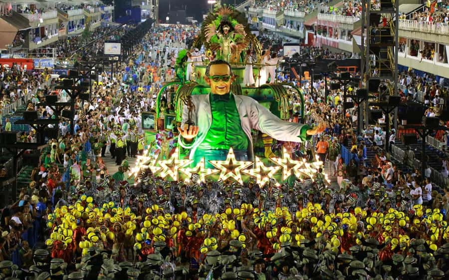 São Paulo Carnival Seating with Food, Drinks, & Transfer - Pickup, transfers, and the real timing of the parade night