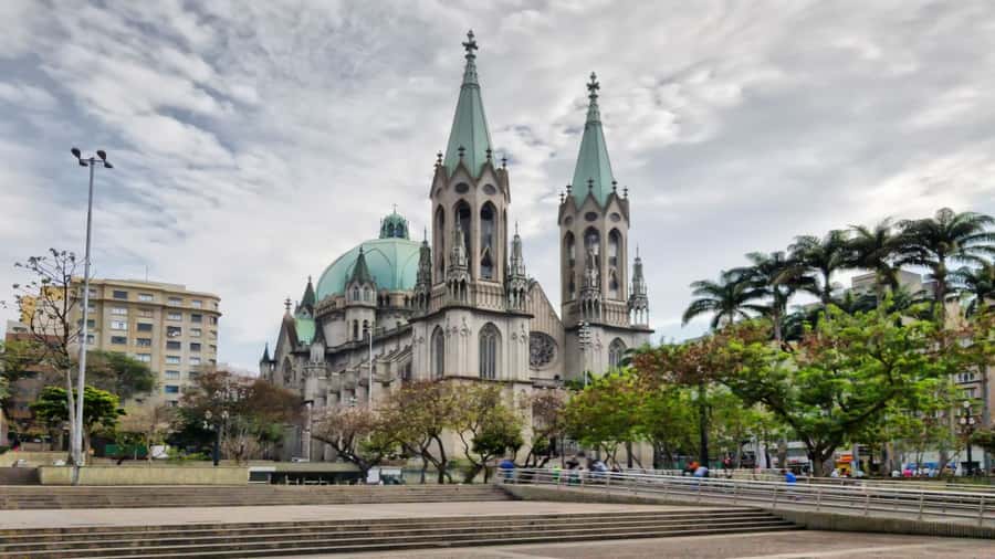 São Paulo: City Highlights Private Tour with Pickup Airport - Sé Cathedral and Downtown São Paulo: Big Architecture from the Outside
