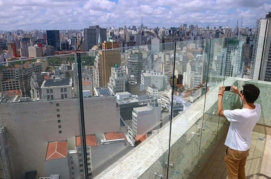 São Paulo: Downtown Walking Tour with Farol Santander Entry - From the Marchioness’s manor to the educational institutions that shaped commerce