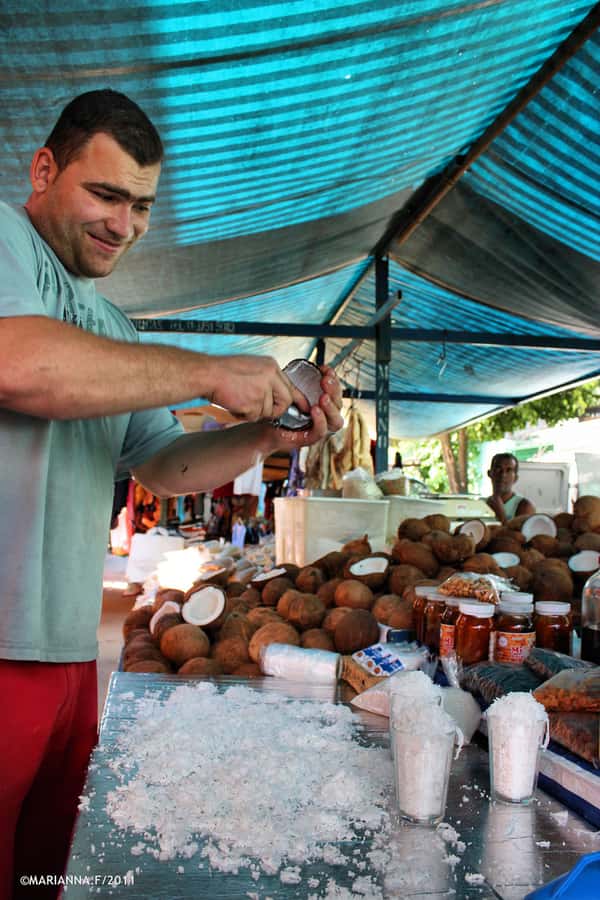 São Paulo Food Tour: The Flavors of Brazil - Gourmet bakery stop: coxinha and pão de queijo with the right context