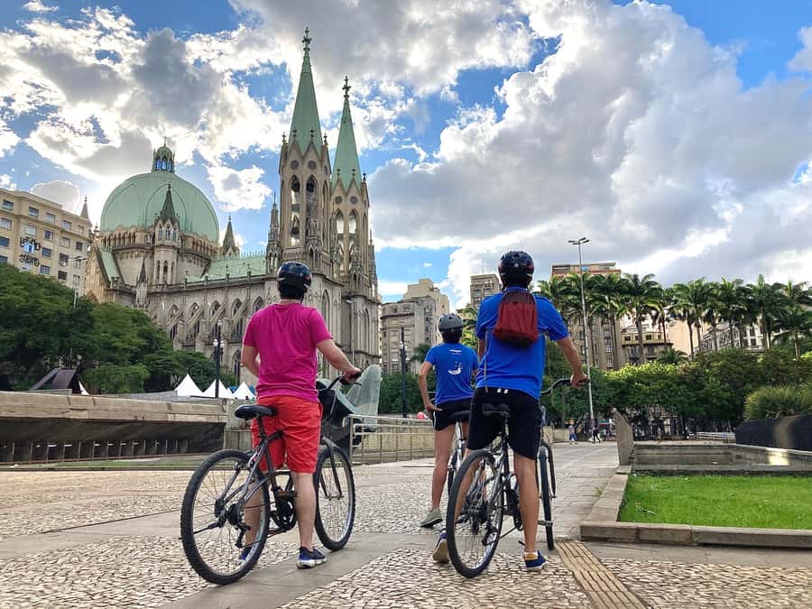 São Paulo Highlights: Culture, History, and Vibrance by Bike - Avenida Paulista on a Bike: MASP and Casa das Rosas in Context