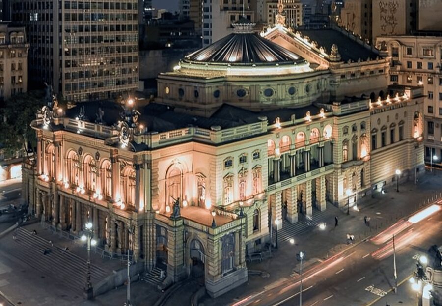 São Paulo : Highlights Walking Tour With A Guide - Mosteiro de São Bento: Faith, Craft, and Street-Adjacent Power