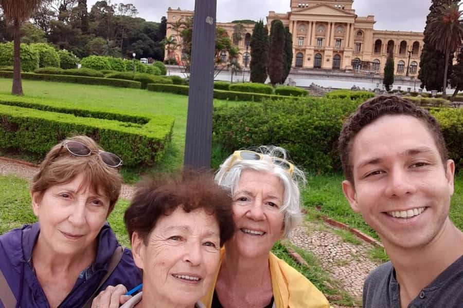 Sao Paulo: Private custom tour with a local guide - Meeting at your accommodation, then an easy first win with a photo stop