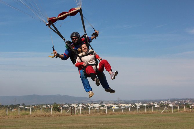 Skydive Tandem - São Paulo - Brazil - Weight, Age, and Group Style: Who This Fits Best