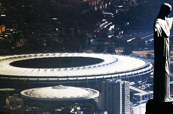 Soccer game in Rio de Janeiro with Local Supporter - The guide experience with Pedro, English help, and match-day pacing