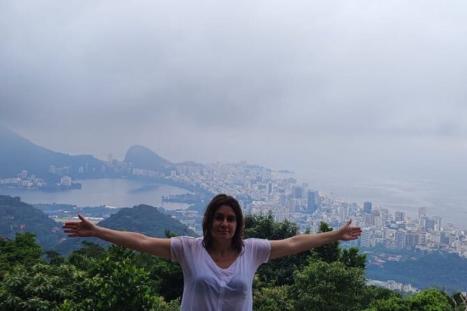 Sugarloaf - Hike and Easy Climb Sugarloaf's Coast - A late-day Sugarloaf hike that turns Rio into one clear viewpoint