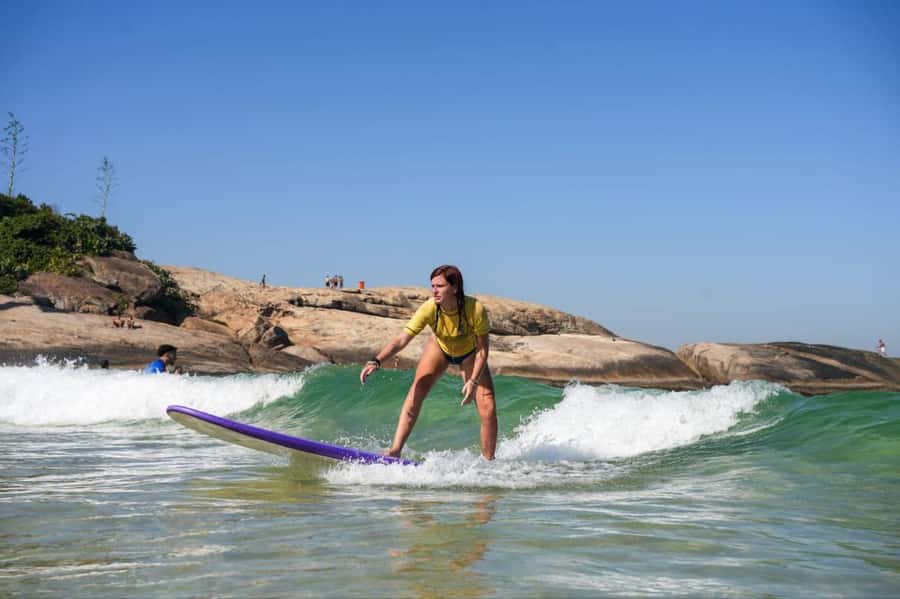 Surf lessons: in Arpoador in Ipanema. - Why Arpoador in Ipanema Works So Well for First-Time Surfers