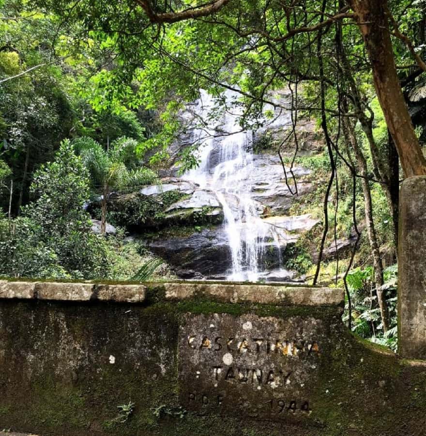 Tijuca Forest´s hike: caves, waterfalls and great views - Your first waterfall hit: Cascatinha Taunay as the natural shower moment
