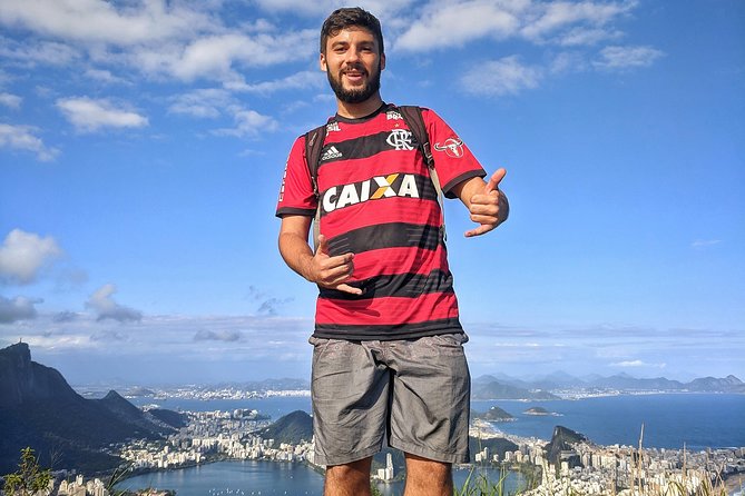 Two brothers (Dois Irmãos) Hike - Starting in Vidigal: Meeting Point, Timing, and Staying With the Group